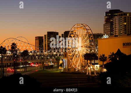 Ruota panoramica Ferris presso il luccio Waterfront Center Long Beach California Foto Stock