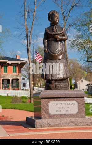 Statua di Julia Dent Grant davanti a casa del generale Ulysses S. Grant in Galena, Illinois Foto Stock