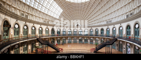 Il Corn Exchange quartiere vittoriano Leeds City Centre West Yorkshire architetto Cuthbert Broderick costruito 1861 al 1864 Foto Stock