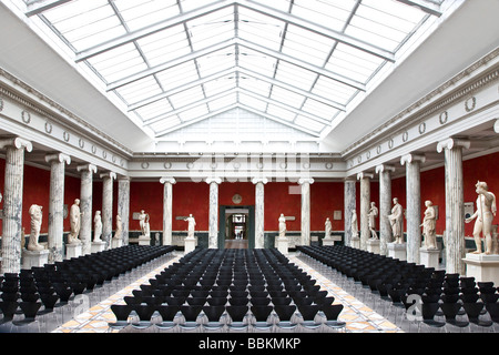 La sala centrale a Ny Carlsberg Glyptotek, Copenhagen, Danimarca Foto Stock