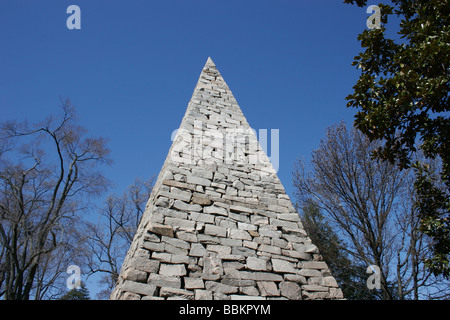 Monumento alla guerra civile i soldati confederati,situato nel centro di Richmond Virginia. Più grande piramide di pietra negli Stati Uniti. Foto Stock