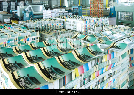 Impianto di stampa impilati opuscoli in attesa di essere elaborate, dettaglio Foto Stock