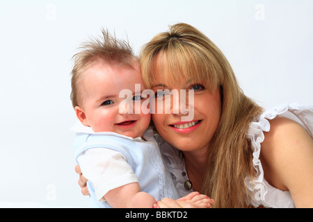 La madre e il bambino di undici mesi boy. Foto Stock