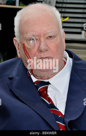 SIR PATRICK MOORE - astronomo britannico e il presentatore TV nel maggio 2008 Foto Stock