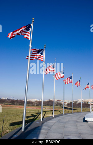 Bandierine americane a Washington Monument, Washington DC Foto Stock