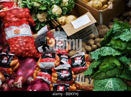 Sacchi di verdure e scatole di patate. Foto di Gordon Scammell Foto Stock