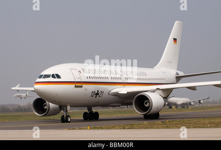 60 anni la NATO, governo, aeromobili Airbus, l'arrivo delle delegazioni presso l'aeroporto Karlsruhe / Baden-Baden, Baden Airpar Foto Stock