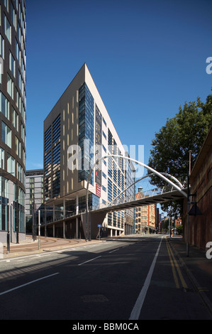 Luogo di Piccadilly con ponte in Manchester REGNO UNITO Foto Stock