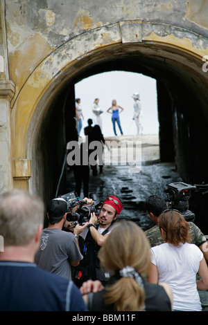 Troupe all'interno di Castillo de San Cristobal nella vecchia San Juan Portorico Foto Stock