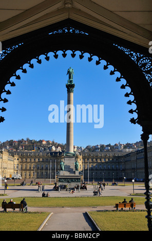 Vista dalla Music-Pavillion sulla piazza del castello e il nuovo castello, Stoccarda, Baden-Wuerttemberg, Germania Foto Stock