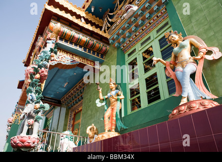 Divinità femminile decorare Namdroling monastero tibetano Bylakuppe Koorg Karbataka India Foto Stock