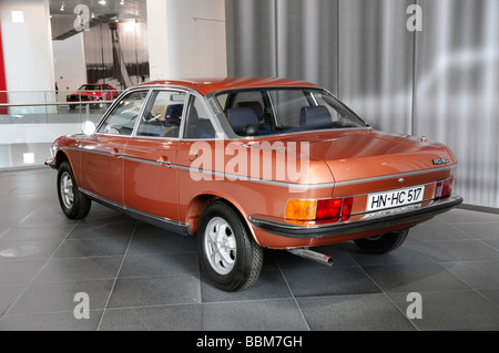 NSU Ro 80, museo mobile, Audi mondo Audi di Ingolstadt, Baviera, Germania, Europa Foto Stock