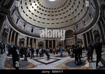 Cupola, prospettiva fisheye, pantheon, Piazza della rotonda, centro storico, Roma, Italia Foto Stock