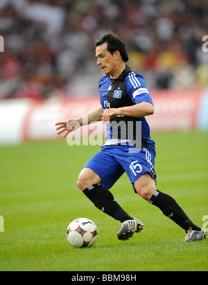 International Piotr Trochowski, calciatore tedesco giocando per HSV, Hamburger SV, sulla sfera Foto Stock