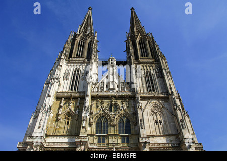 Ripristinato torri di San Pietro, Cattedrale di Ratisbona, Bassa Baviera, Germania, Europa Foto Stock