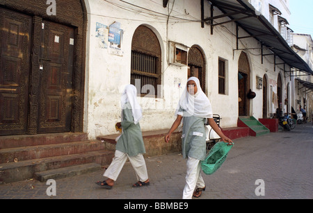 Ndia kuu scena old town mombasa kenya Foto Stock