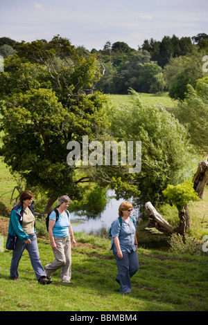 Passeggiate in Cotswolds a Eastleach Turville, Gloucestershire, Regno Unito Foto Stock