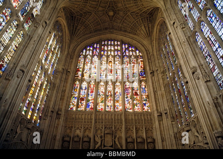 Kings College Chapel interno; vetrata, faccia Ovest, Kings College Chapel, Cambridge Regno Unito Foto Stock