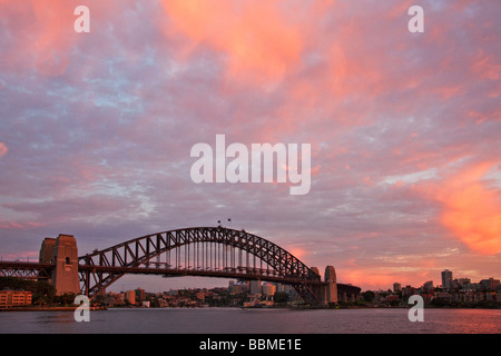 Australia Nuovo Galles del Sud. Il Ponte del Porto di Sydney a sunrise. Foto Stock