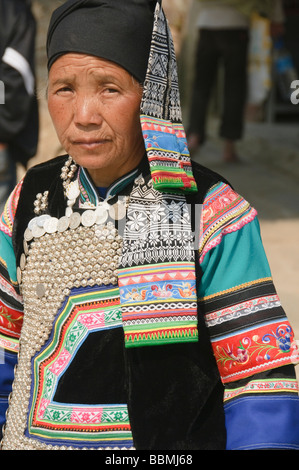 Ritratto di un Hani Akha donna Yuanyang in Cina Foto Stock