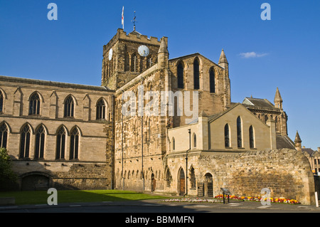 Dh HEXHAM NORTHUMBRIA Hexham Abbey chiesa cattedrale di clock tower Foto Stock