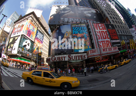 I cartelloni in Times Square pubblicità spettacoli di Broadway venerdì 22 maggio 2009 Frances M Roberts Foto Stock