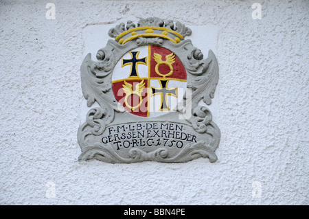 Il Crest, ex edificio principale dei cavalieri tedeschi, Deutschorden, Ordine Teutonico, castello, Sichtigvor, Warstein, Moehne, Moehneta Foto Stock