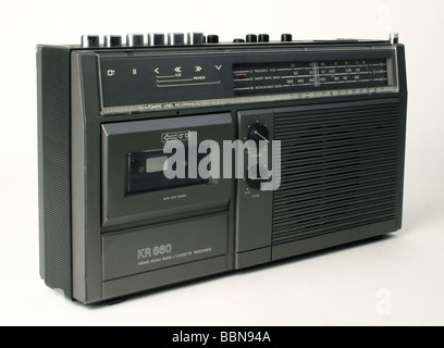 Broadcast, radio, radio, registratore cassette Steracord KR 660, realizzato da VEB Stern-radio Berlin, GDR, 1984, storico, storico, 20th secolo, Germania Est, Germania Est, DDR, radio set, technic, design di fabbrica, elettronica di casa, clipping, 1980s, 80s, portable, Foto Stock