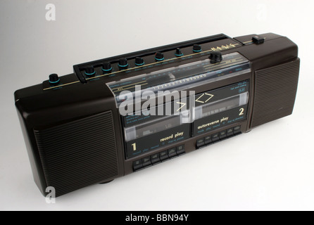 Broadcast, radio, radio, radio, radio cassette recorder SDKR 4000, campione, realizzato da VEB Stern-radio Berlin, GDR 1990, storico, storico, 20th secolo, Germania Est, Germania Est, DDR, radio set, technic, design di fabbrica, 90s, 1990s, home electronics, clipping, Foto Stock