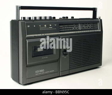 Broadcast, radio, radio, registratore cassette Steracord KR 660, realizzato da VEB Stern-radio Berlin, GDR, 1984, storico, storico, 20th secolo, Germania Est, Germania Est, DDR, radio set, technic, design di fabbrica, elettronica di casa, clipping, 1980s, 80s, portable, Foto Stock