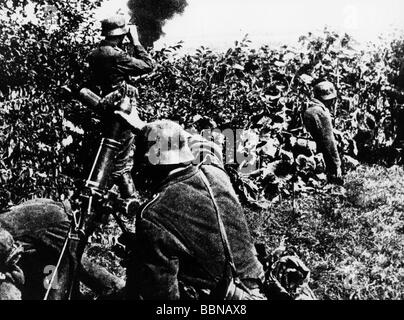 Eventi, Seconda guerra mondiale / seconda guerra mondiale, tedesco Wehrmacht, soldati tedeschi con un mortaio durante un combattimento, circa 1941, Foto Stock