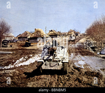 Eventi, Seconda guerra mondiale / seconda guerra mondiale, Russia 1942 / 1943, cacciatorpediniere tedesche 'freno II' su una strada fangosa in un villaggio sul fronte orientale, primavera 1943, Foto Stock