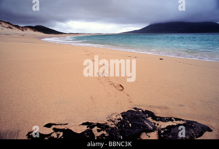 Impronte sulla spiaggia sabbiosa Isle of Harris Scozia Scotland Foto Stock