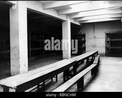 Geografia / viaggio, Cechia, Terezin, Sito commemorativo di Theresienstadt, Fortezza Piccola, vista interna, cella di raccolta, 1960s, , Foto Stock