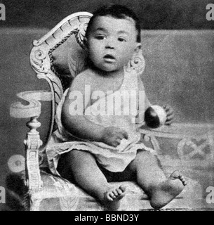 Schmeling, Max, 28.9.1905 - 2.2.2005, atleta tedesco (boxer), quando era bambino, neonati, a lunghezza piena, seduti su una sedia, 1906 Foto Stock