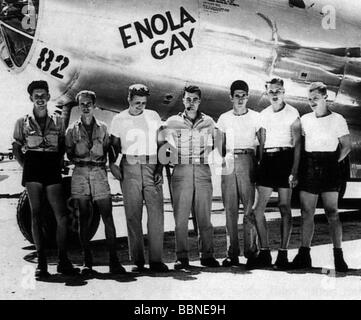 Eventi, Seconda guerra mondiale / WW II, Giappone, bombardamento atomico di Hiroshima, 6.8.1945, equipaggio del bombardiere 'Enola Gay, che ha gettato la bomba 'Little Boy' sulla città, Foto Stock