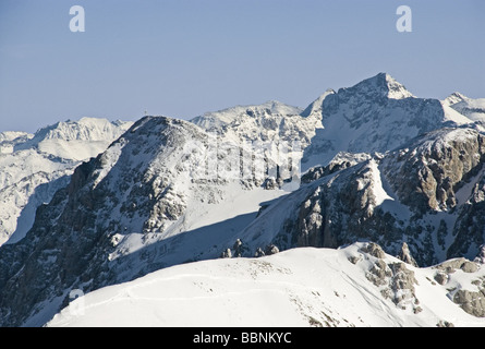 Geografia / viaggi, Austria, la Stiria, paesaggi, Dachstein mountain range, il ghiacciaio di Dachstein (2700 m.), vista verso Schiechenspitz (2667 m), Hochwaldstelle (2747 m), Additional-Rights-Clearance-Info-Not-Available Foto Stock