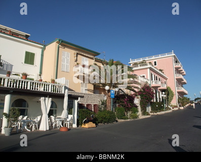 Geografia / viaggi, Italia, Liguria, Bordighera, promenade con Hotel Piccolo Lido, Additional-Rights-Clearance-Info-Not-Available Foto Stock