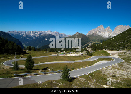 Geografia / viaggi, Italia, Veneto, serpentine al Passo Pordoi, Sella, Gruppo Additional-Rights-Clearance-Info-Not-Available Foto Stock