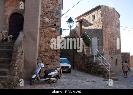 Giglio Castello il piccolo villaggio sull'Isola del Giglio o Isola del Giglio fuori della costa toscana Foto Stock