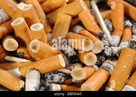 tabacco, mozziconi di sigaretta, Foto Stock