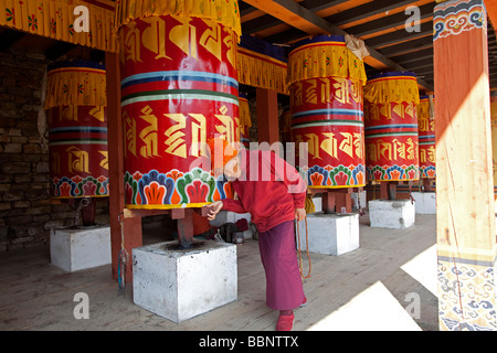 Mulini di preghiera tempio a Thimphu Bhutan Asia Foto Stock