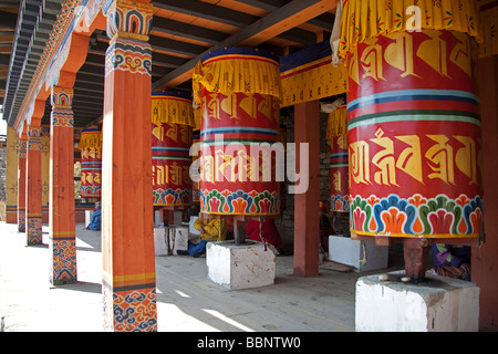 Mulini di preghiera tempio a Thimphu Bhutan Asia Foto Stock