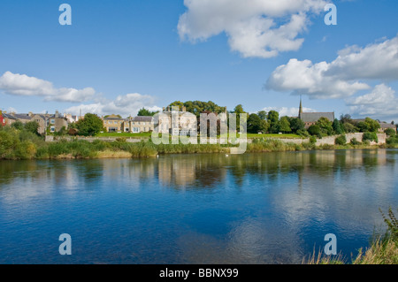 Fiume Tweed a Kelso Scottish Borders Scotland Foto Stock