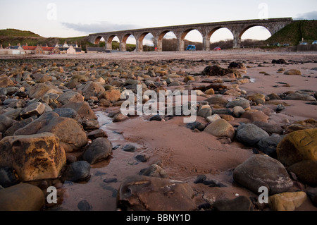 Vecchio viadotto ferroviario a Cullen Foto Stock