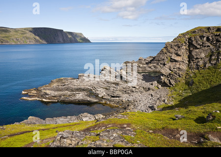 Estate North Norwegian paesaggio Oceano artico di Barents Norvegia Foto Stock