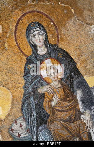 Maria con Gesù Bambino, mosaico bizantino, dome nell abside, Hagia Sophia, Aya Sofya, Sultanahmet, Istanbul, Turchia Foto Stock