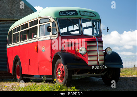 Restaurato Macbraynes 1952 Bedford bus sulla isola di Uist, Ebridi Esterne, Scozia Foto Stock