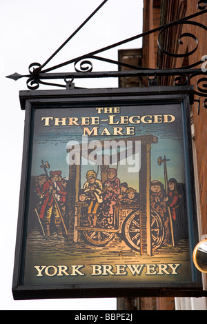 Il segno di un pubblico House di York in Inghilterra settentrionale. Pub segni sono una antica tradizione Britannica. Foto Stock