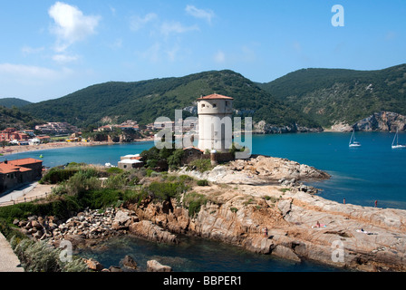 Torre di Medici a Giglio Campese sull'Isola del Giglio o Isola del Giglio fuori della costa toscana Foto Stock